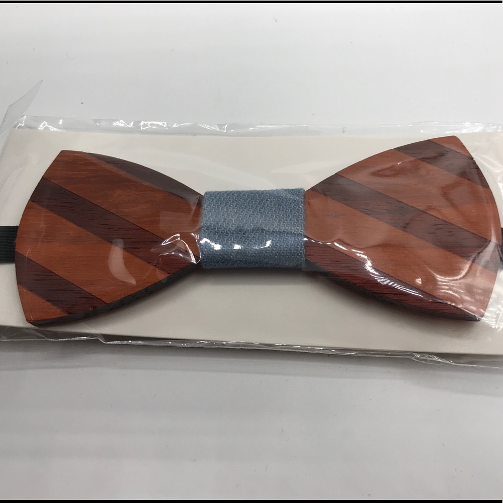Wooden bow tie